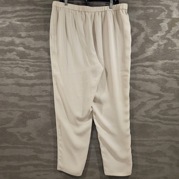 Eileen Fisher Ivory 100% Silk Pull On Pants Pockets Lined Lightweight Tapered - Picture 3 of 12